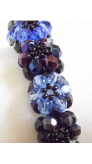 Hatszirmú virágok karkötő, kék mix