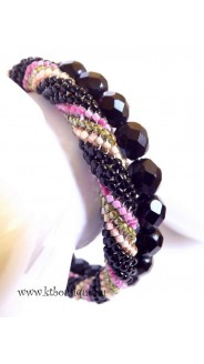 Csavarintott csiszolt karkötő, fekete-málna-zöld tea-barack