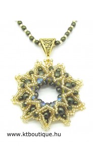 Elda medál teklagyöngyös lánccal, arany-sötétzold
