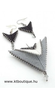 Háromszögek szett, fehér-szürke-fekete-ezüst